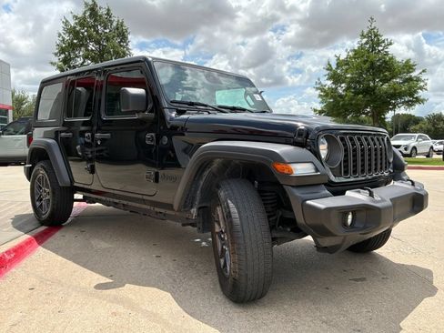 Used 2025 Jeep Wrangler Unlimited Sport AWD/4WD image 4
