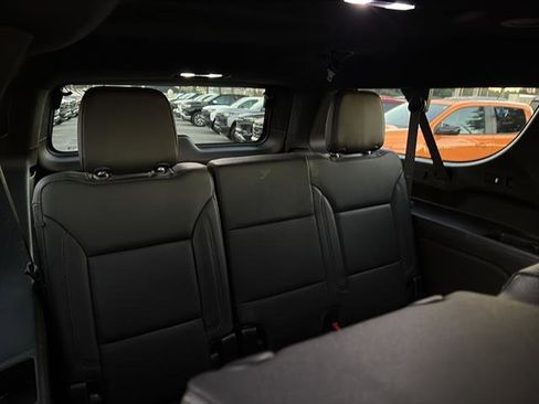 Used 2023 Chevrolet Suburban LT image 12