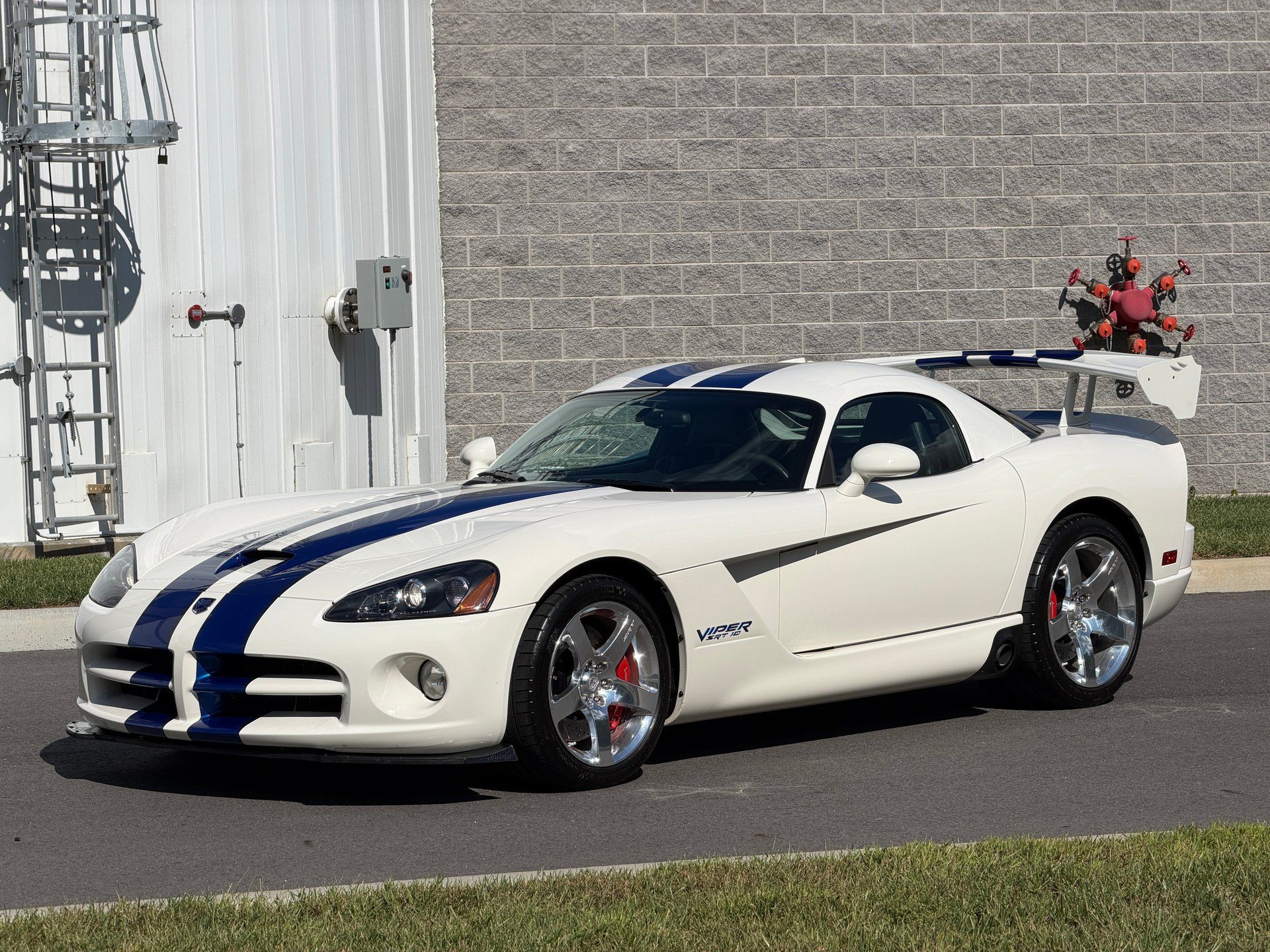 Used 2006 Dodge Viper SRT-10 w/ VOI9 Edition RWD image 4