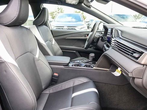 New 2026 Toyota Camry Hybrid FWD image 16