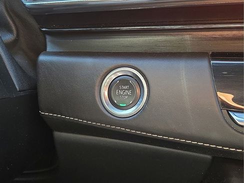 Used 2021 Cadillac Escalade ESV Sport Platinum image 29