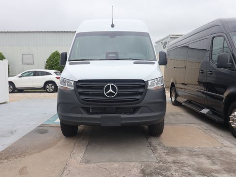New 2025 Mercedes-Benz Sprinter 2500 image 2