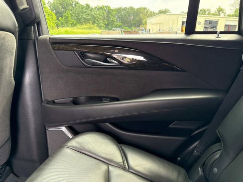 Used 2020 Cadillac Escalade Platinum image 15