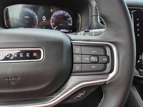 Used 2024 Jeep Wagoneer Series II AWD/4WD image 19