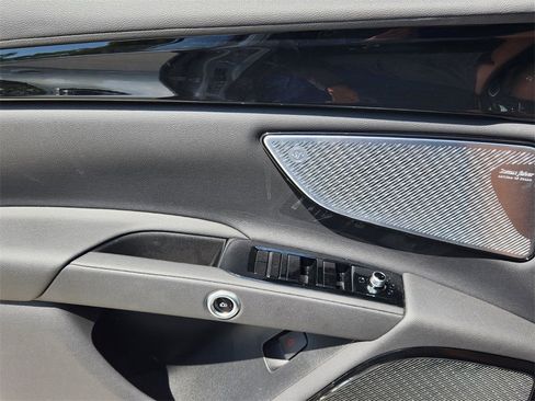 New 2024 Maserati Grecale Modena image 12