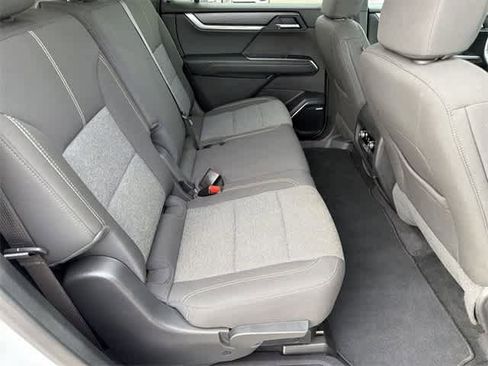 Used 2025 GMC Acadia Elevation image 22