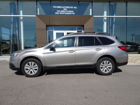 Used 2016 Subaru Outback 2.5i Premium image 2