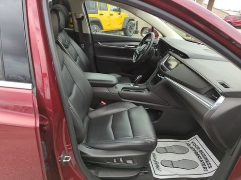 Used 2017 Cadillac XT5 Premium Luxury w/ LPO, Wheel Lock Package FWD image 24