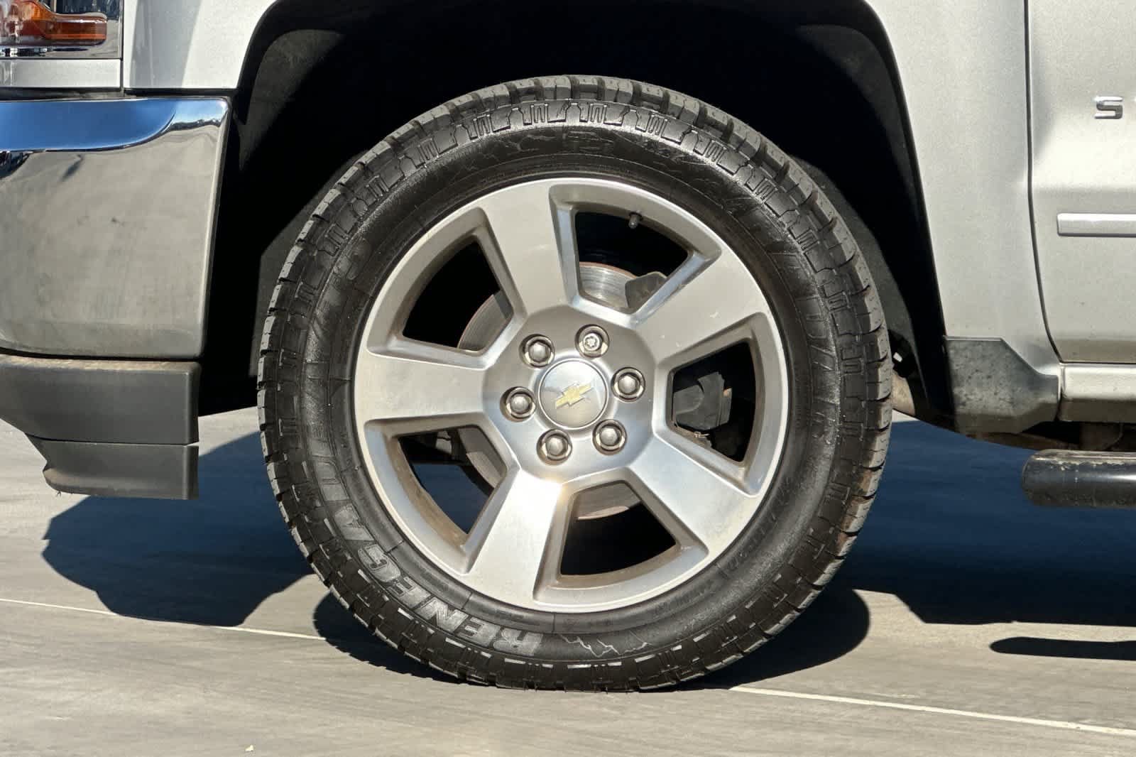 Used 2017 Chevrolet Silverado 1500 LT w/ All Star Edition AWD/4WD image 11
