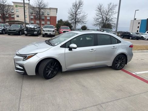 Used 2025 Toyota Corolla SE image 7