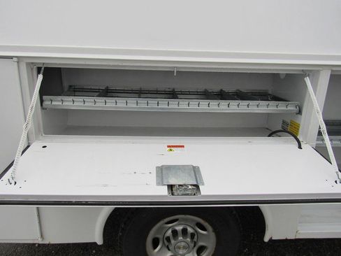 Used 2021 Chevrolet Express 3500 w/ Power Convenience Package RWD image 18