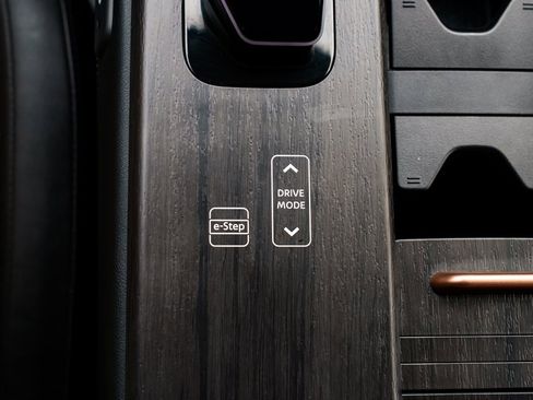 Certified 2023 Nissan Ariya AWD image 18