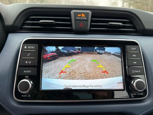 Used 2025 Nissan Versa SV image 38