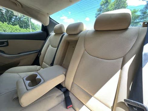 Used 2013 Hyundai Elantra GLS w/ Preferred Pkg FWD image 14