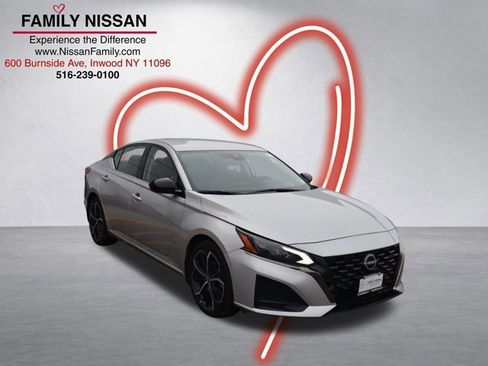 Certified 2023 Nissan Altima 2.5 SR image 1