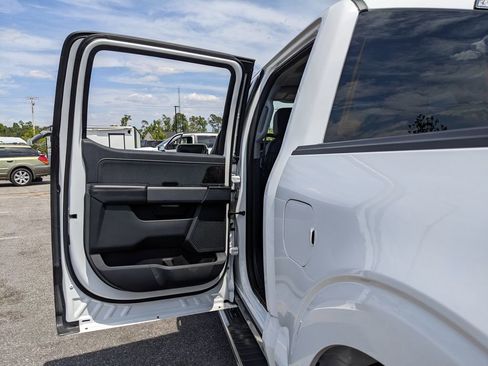 Used 2022 Ford F150 Lariat w/ FX4 Off-Road Package image 25