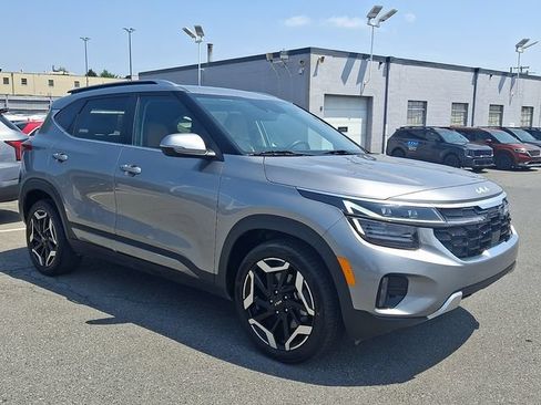 Used 2024 Kia Seltos SX AWD/4WD image 3