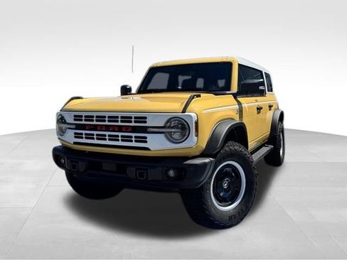 Used 2023 Ford Bronco Heritage Edition AWD/4WD image 3