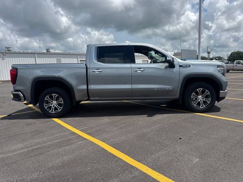 Used 2025 GMC Sierra 1500 SLT AWD/4WD image 8