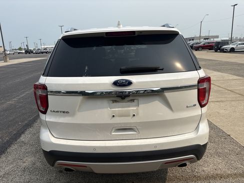 Used 2016 Ford Explorer Limited w/ Equipment Group 303A AWD/4WD image 4