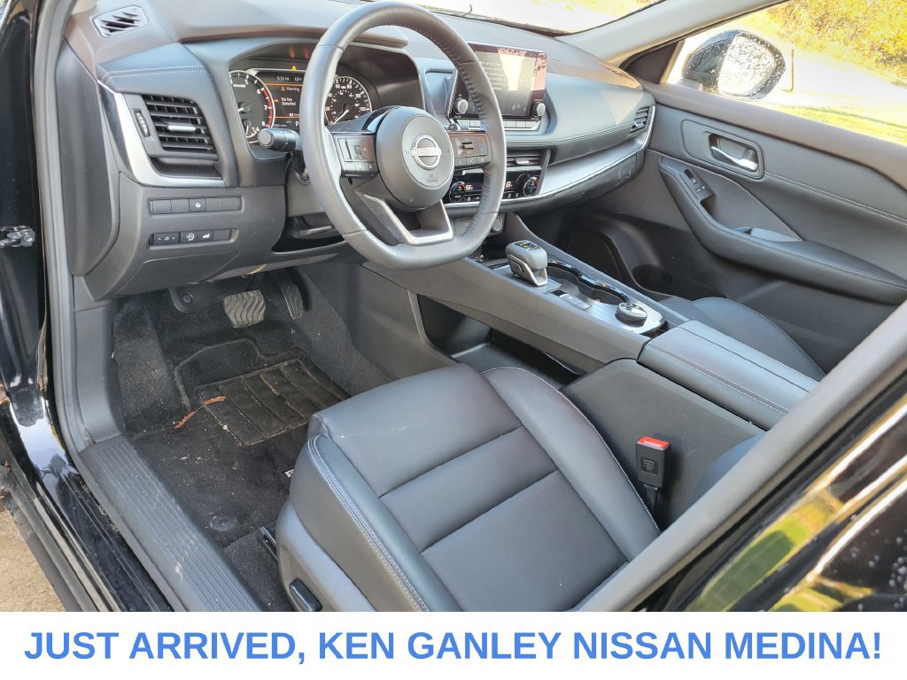 Certified 2023 Nissan Rogue SV w/ SV Premium B Package AWD/4WD image 9