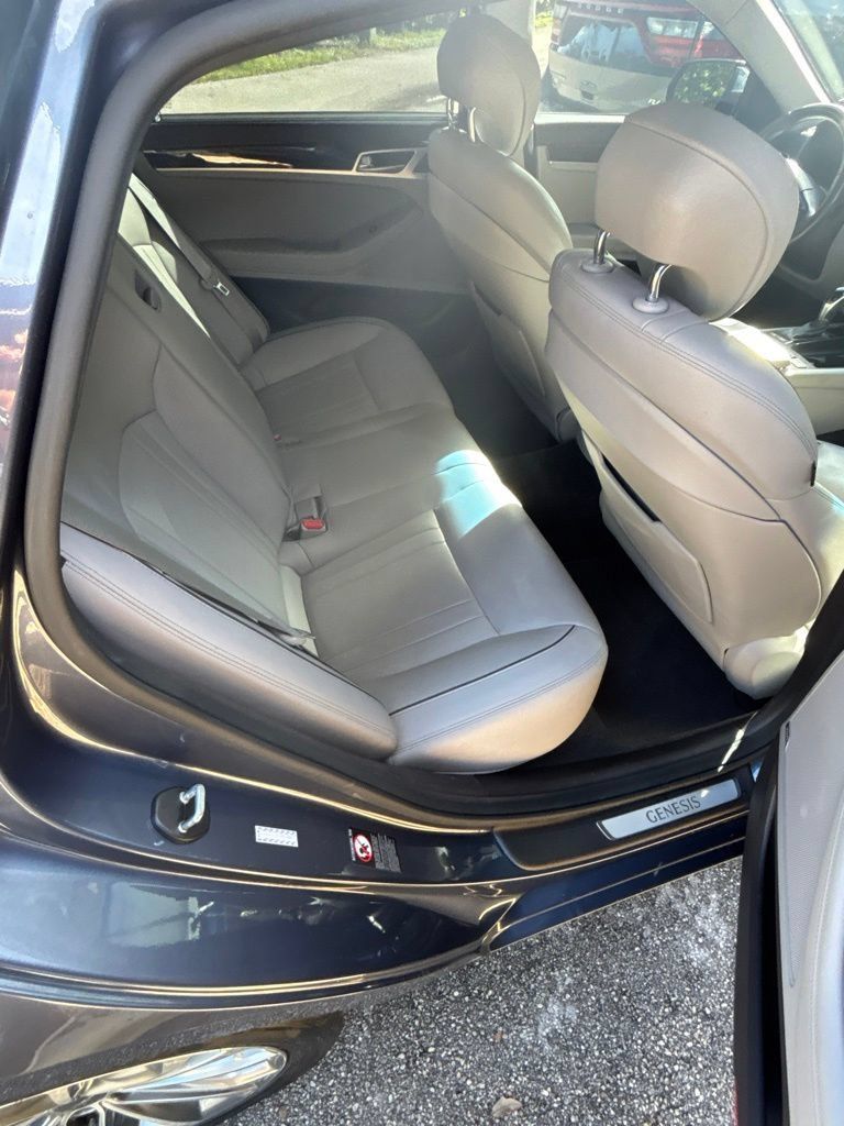 Used 2015 Hyundai Genesis 3.8 w/ Option Group 03 RWD image 4