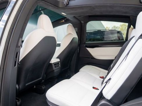 Used 2020 Tesla Model X Long Range image 46