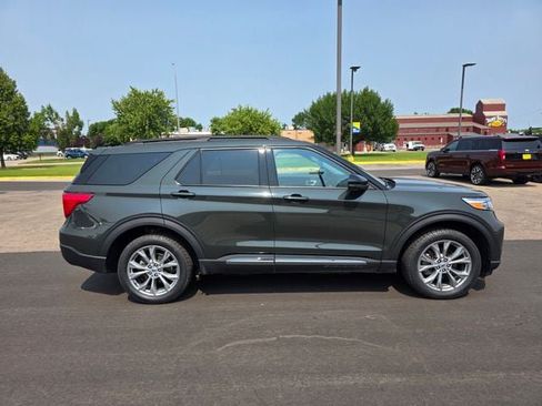 Certified 2023 Ford Explorer XLT w/ Equipment Group 202A AWD/4WD image 7