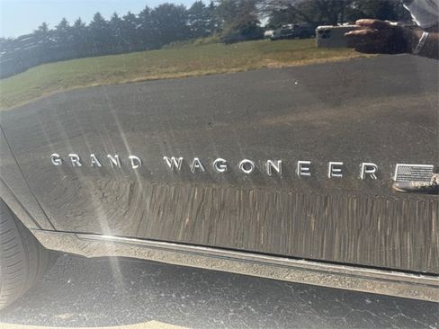 Used 2023 Jeep Grand Wagoneer Series III image 18