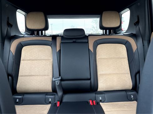 New 2026 Chevrolet Equinox ACTIV FWD image 8