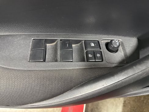 Used 2023 Toyota Corolla LE image 7