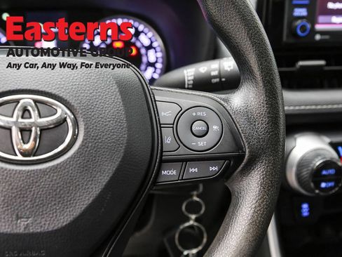 Used 2022 Toyota RAV4 LE image 16