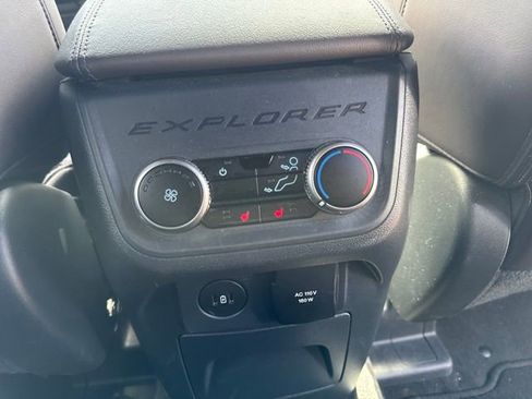 Used 2026 Ford Explorer Platinum w/ LUX Leather Package AWD/4WD image 7