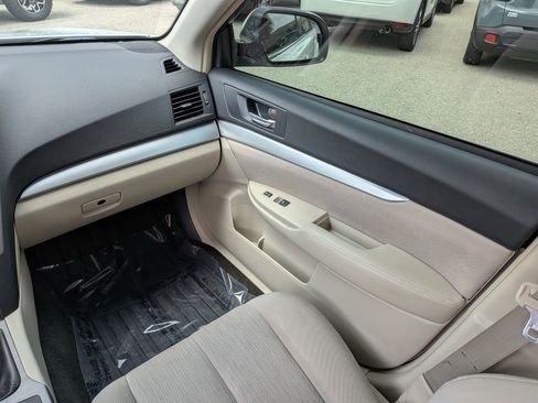 Used 2014 Subaru Outback 2.5i Premium AWD/4WD image 17