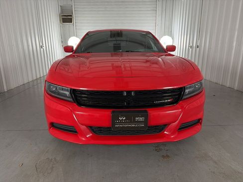 Used 2019 Dodge Charger SXT image 2