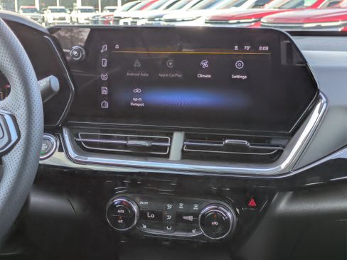 New 2025 Chevrolet Trax RS w/ Sunroof Package image 5