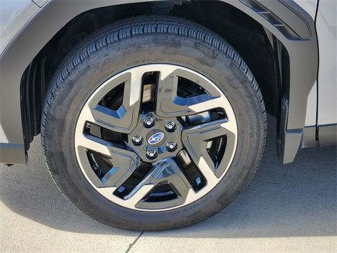 Used 2025 Subaru Forester Limited image 12