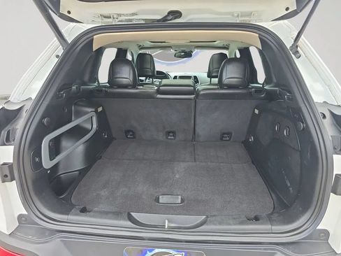 Used 2014 Jeep Cherokee Trailhawk w/ Technology Group AWD/4WD image 21