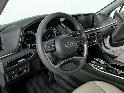 Used 2023 Hyundai Sonata SE image 4