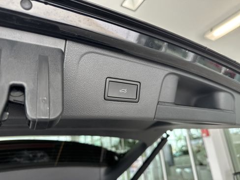 New 2026 Volkswagen Atlas Peak Edition AWD/4WD image 12