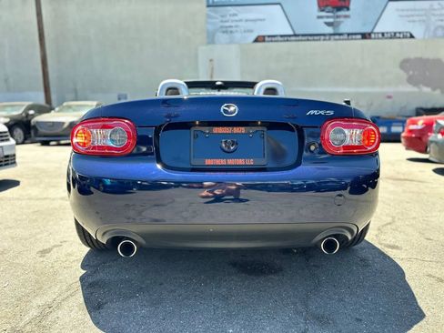 Used 2011 MAZDA MX-5 Miata Touring w/ Suspension Pkg image 19