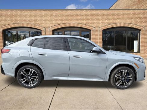 Used 2025 BMW X2 xDrive28i image 2