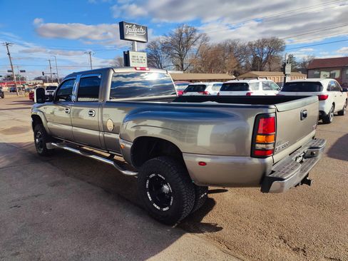 Used 2006 GMC Sierra 3500 SLE w/ Heavy-Duty Power Package AWD/4WD image 5