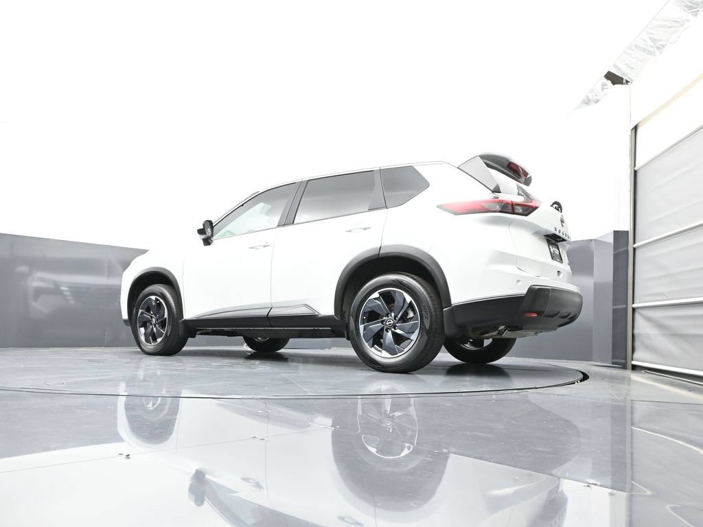 Certified 2026 Nissan Rogue SV AWD/4WD image 44