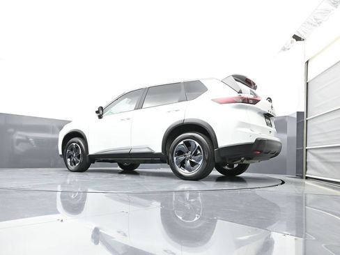 Used 2026 Nissan Rogue SV AWD/4WD image 44