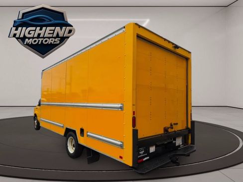 Used 2022 Ford E-350 and Econoline 350 Super Duty RWD image 4