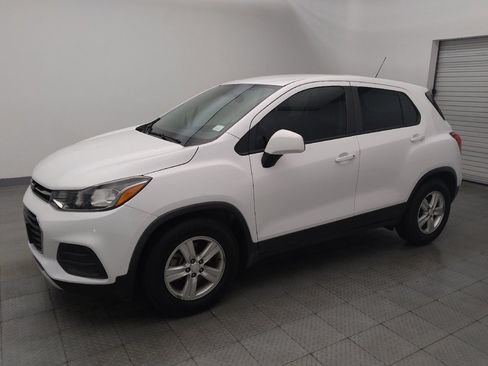 Used 2020 Chevrolet Trax LS w/ Tint and Cruise Package FWD image 2