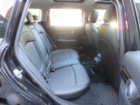 Used 2019 MINI Cooper Clubman image 17