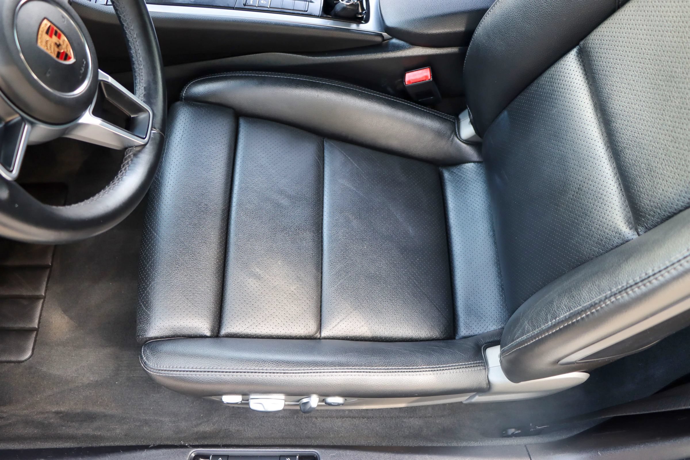 Used 2019 Porsche 718 Boxster RWD image 21