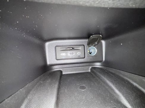 Used 2024 Chevrolet Equinox Premier AWD/4WD image 23
